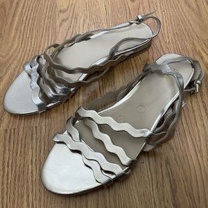 BODEN Champagne gold metallic zig zag strappy sandals size EU 40